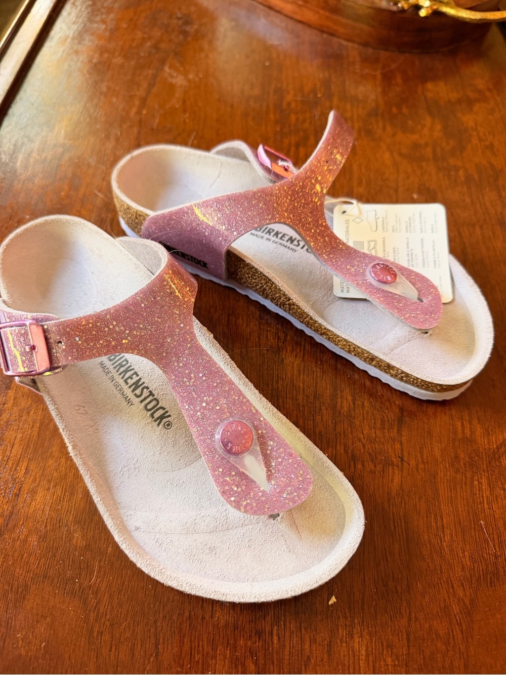 Birkenstock Kids Gizeh Thong Sandals in  Cosmic Sparkle Lavender Glitter sz 33